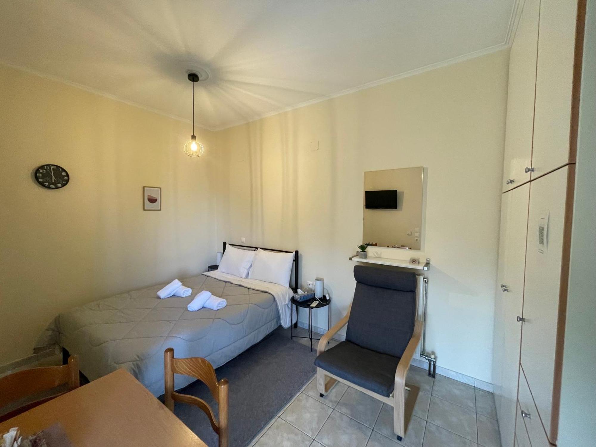 Flo'S Apartment Mesolóngion المظهر الخارجي الصورة